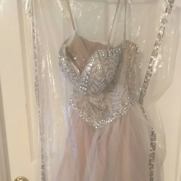 Prom/Pageant Gown - Picture 1 of 5